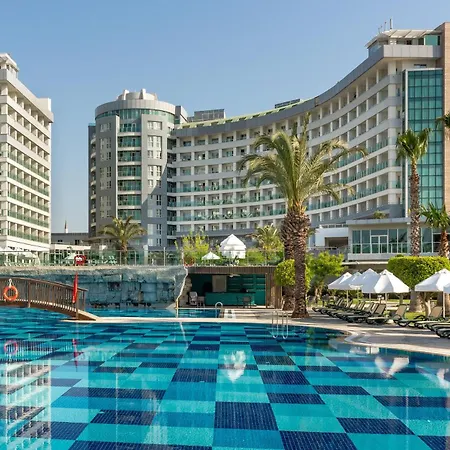 Resort Sherwood Exclusive Lara