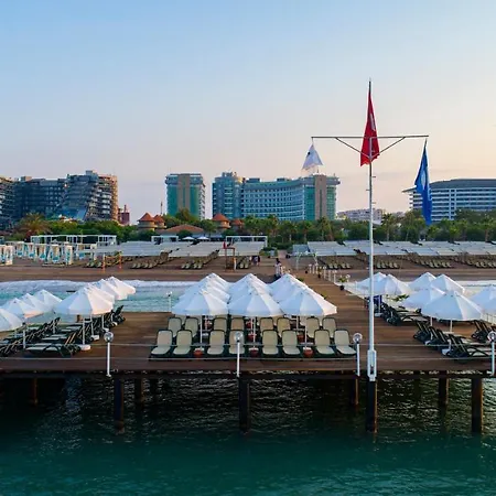 شيروود إكسكلوسف لارا 5*