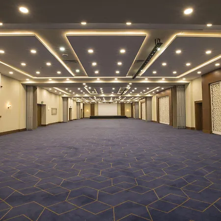 Resort Sherwood Exclusive Lara